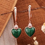 Vergoldete Ohrringe hängend