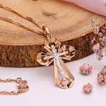 Kreuzanhänger mit Goldkette 585