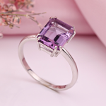 Ring aus Weißgold mit Amethyst