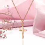 Kreuzanhänger mit Goldkette